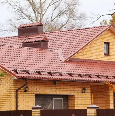 Metal Roofing vs. Traditional Roofing Materials in Canada