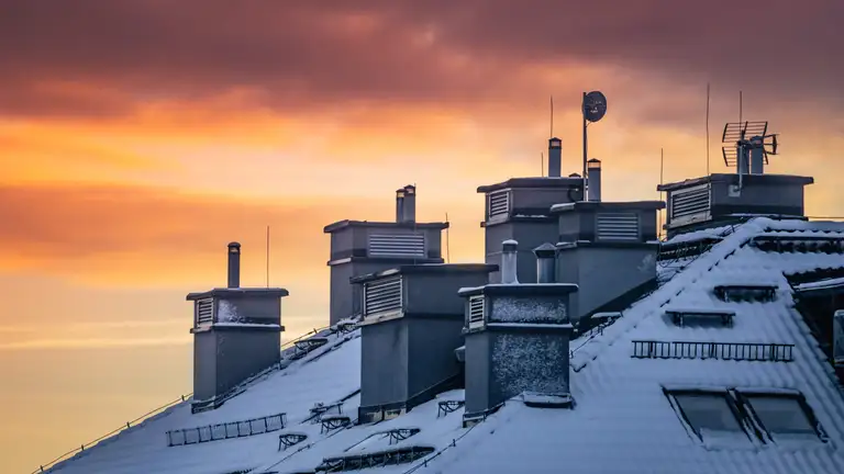 Winter Roof Maintenance: Advice from Canadian Insurers